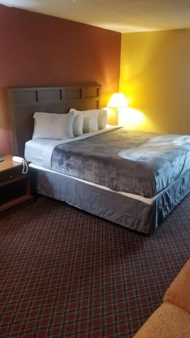 Hotel 2 Queen Beds Hotel Room 229 Wi-Fi Hot Tub Booking Stillwater Exterior foto